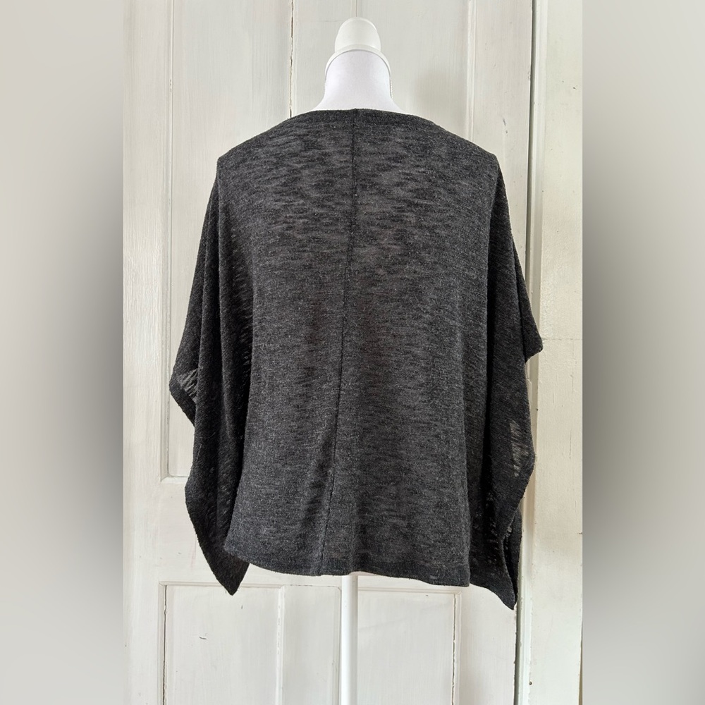 Lightweight Grey Maternity Poncho Sweater size Small - Picture 3 of 5